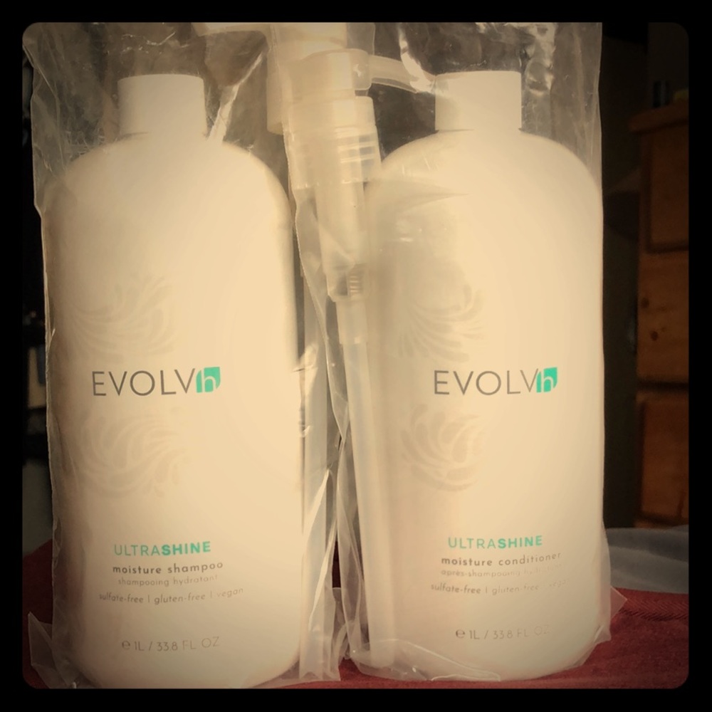 Elolvh Ultrashine Moisture Shampoo